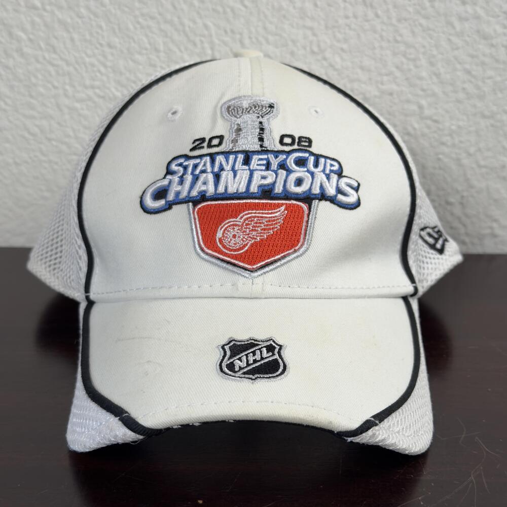 Detroit Red Wings Hat Cap Fitted Mens One Size NHL Stanley Cup New Era 2008